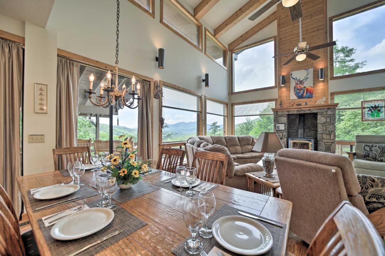 Vibrant Bryson City Home With Mtn Views And Deck! Eksteriør bilde
