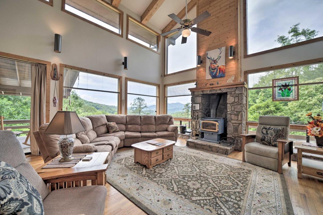 Vibrant Bryson City Home With Mtn Views And Deck! Eksteriør bilde