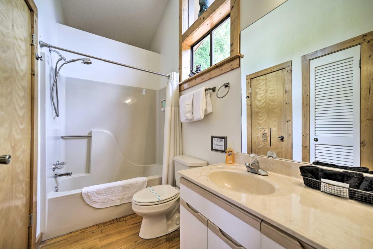 Vibrant Bryson City Home With Mtn Views And Deck! Eksteriør bilde
