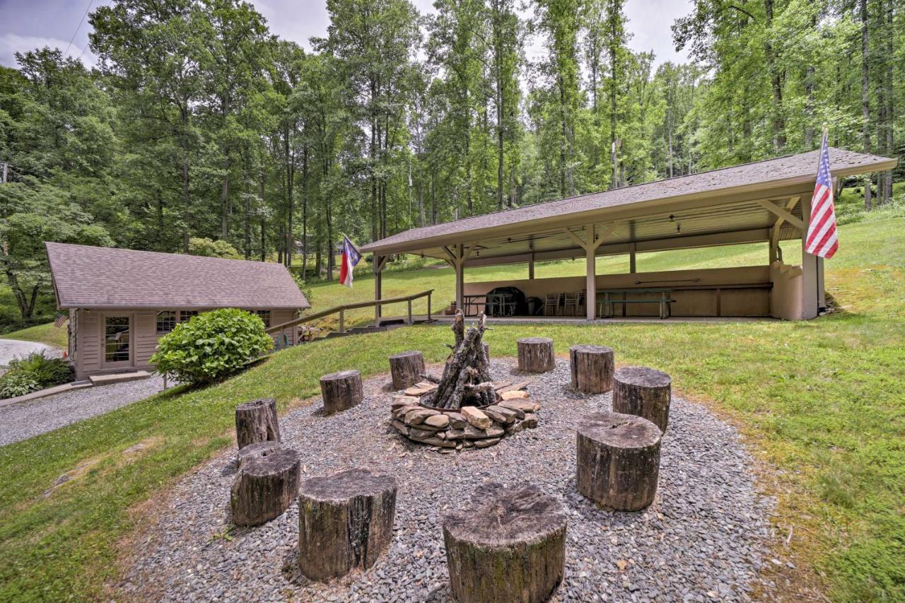 Vibrant Bryson City Home With Mtn Views And Deck! Eksteriør bilde